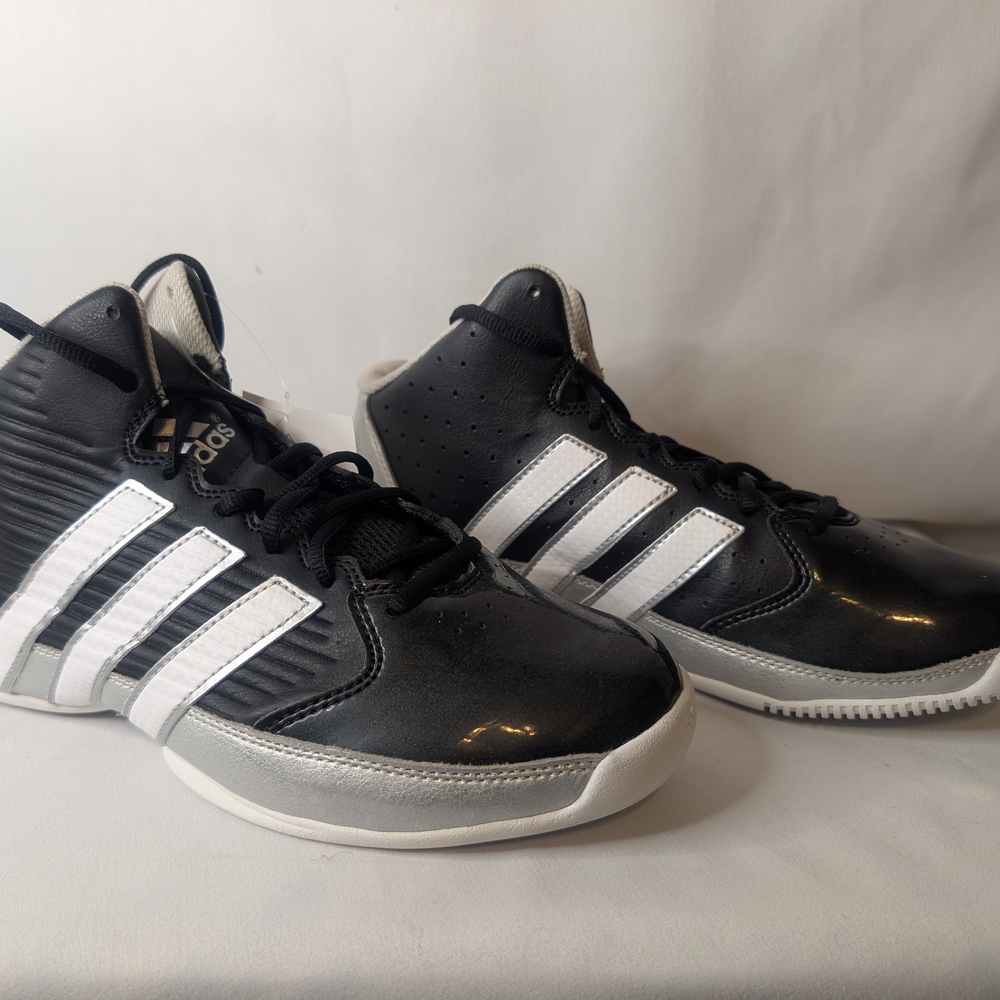 NIB Adidas Commander TD 5 Men's Size 8 Basketball Shoes